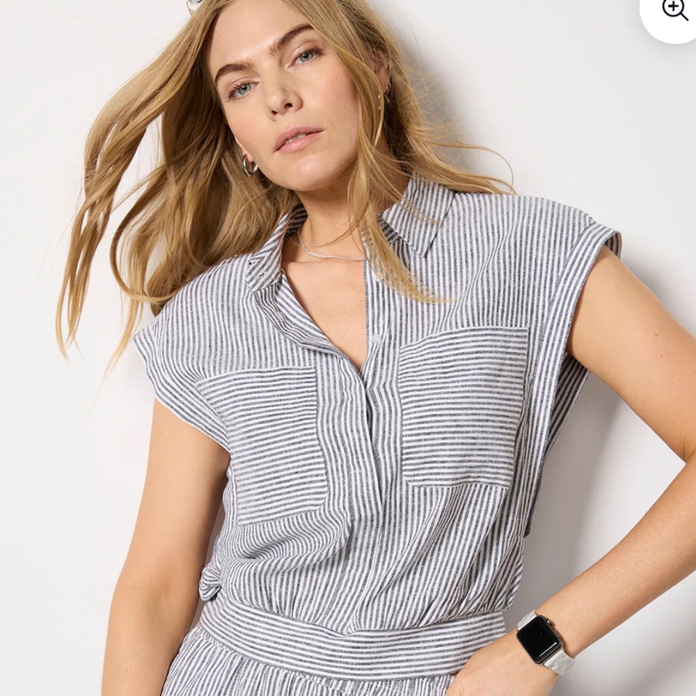 Evereve Lilah Striped Sleeveless Button-Up short sleeve shirt. Size XS. NWT